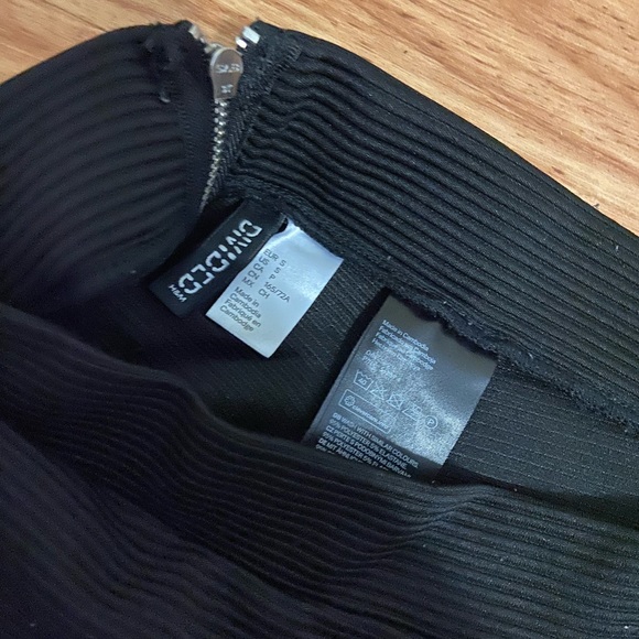 H&M Divided Black Skater Skirt Small - Picture 5 of 5